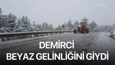 Demirci beyaz gelinliğini giydi