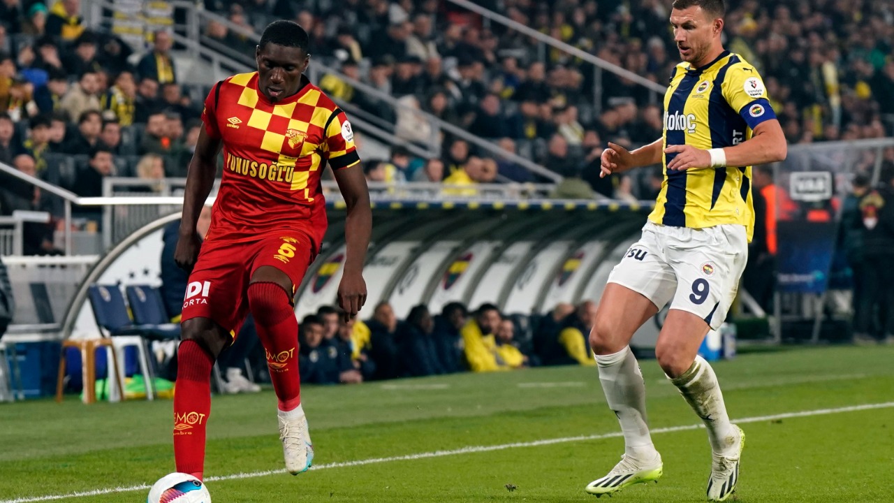 Trendyol Süper Lig: Fenerbahçe: 0 - Göztepe: 1 (İlk yarı)