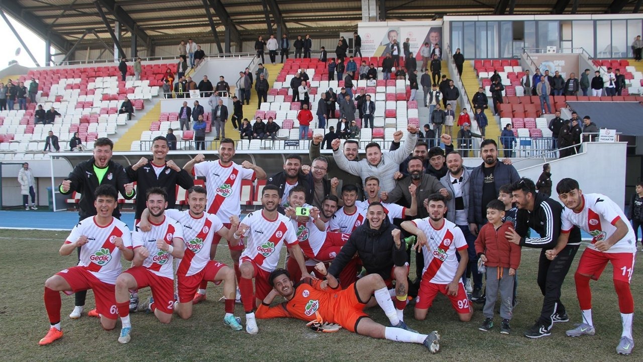 Kulaspor evinde galip