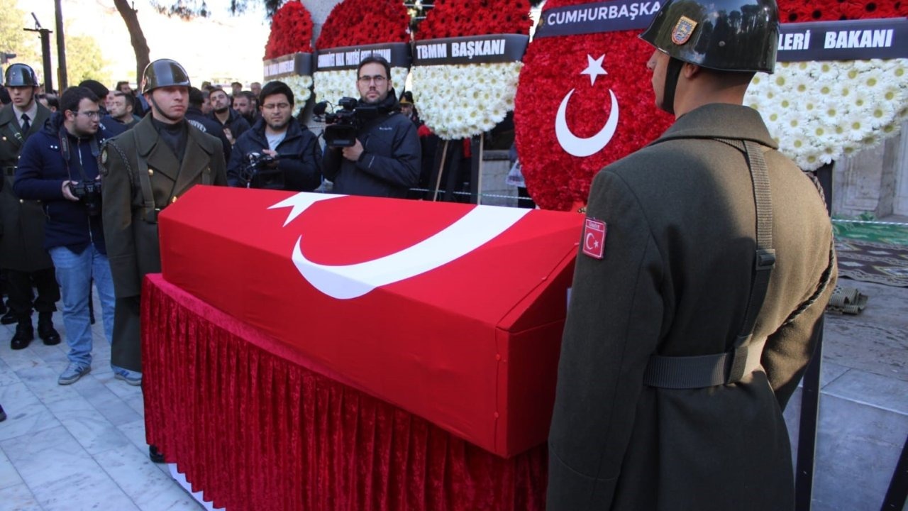 Evlilik yıl dönümünde şehit düştü, kızının doğum gününde toprağa verildi