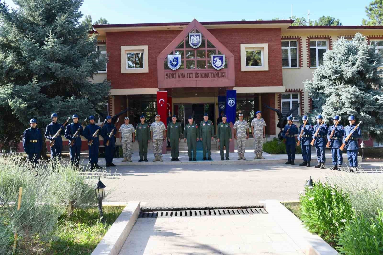 Genelkurmay Başkanı Orgeneral Gürak F-4 savaş uçağı ile uçtu