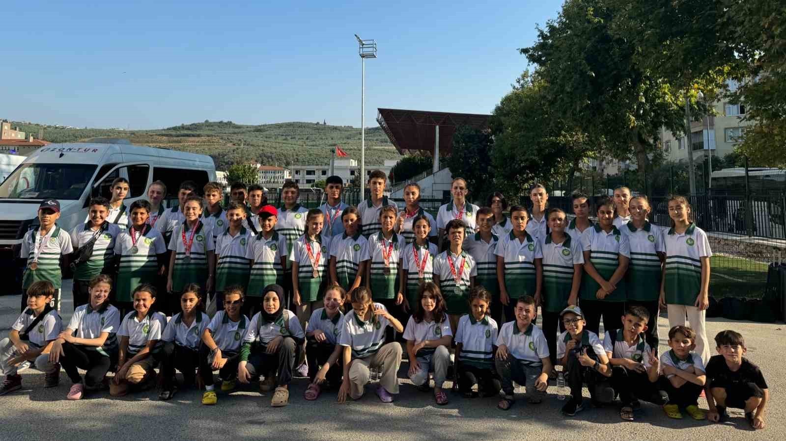 Manisa BBSK Karate takımından 16 madalya