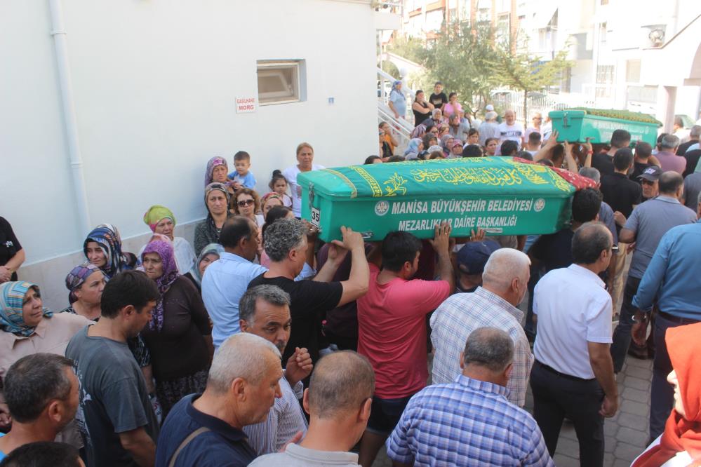 Babaları tarafından öldürülmüşlerdi, Manisa'da son yolculuklarına uğurlandılar