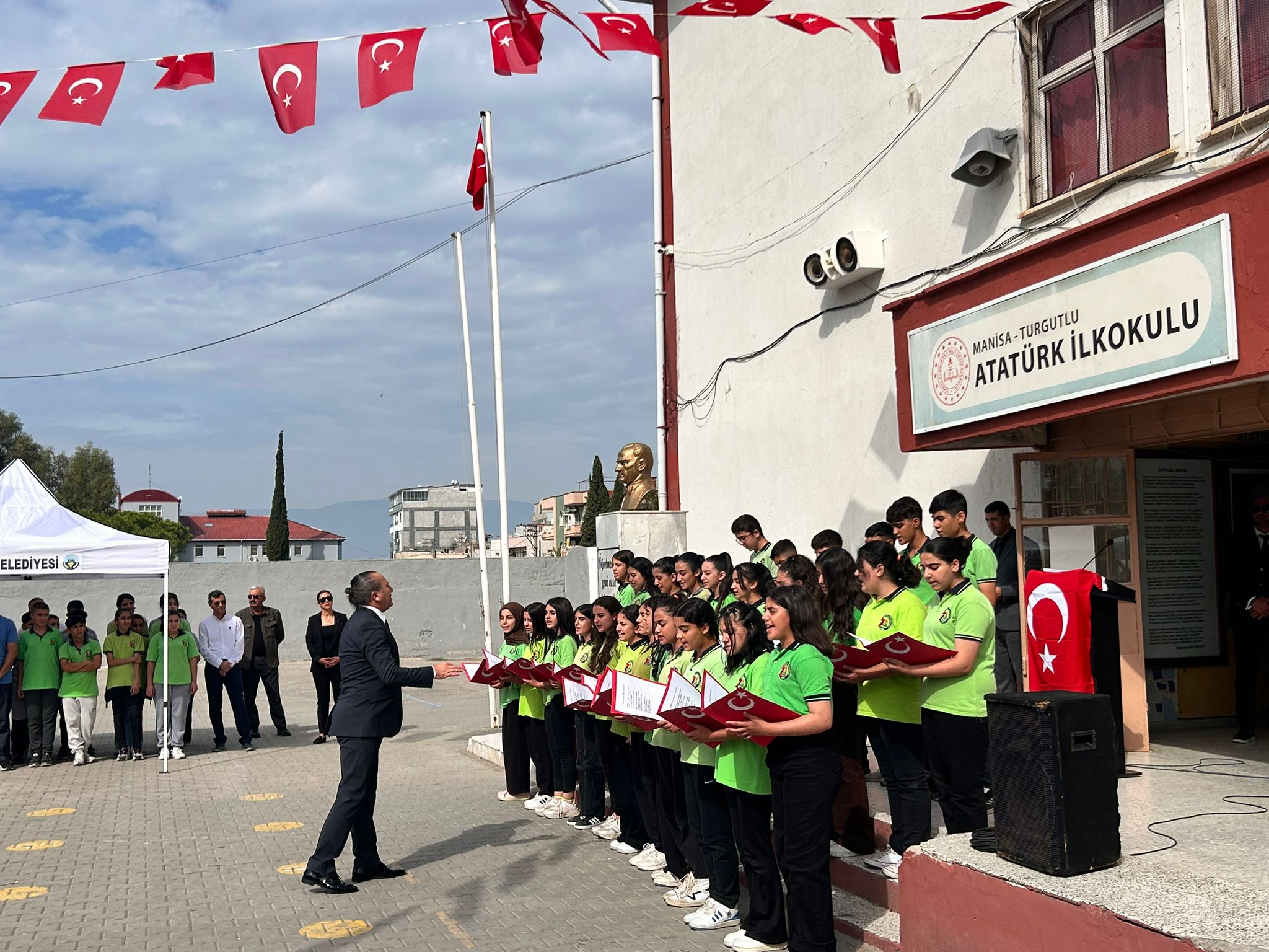 Turgutlu'da İlköğretim Haftası Kutlandı