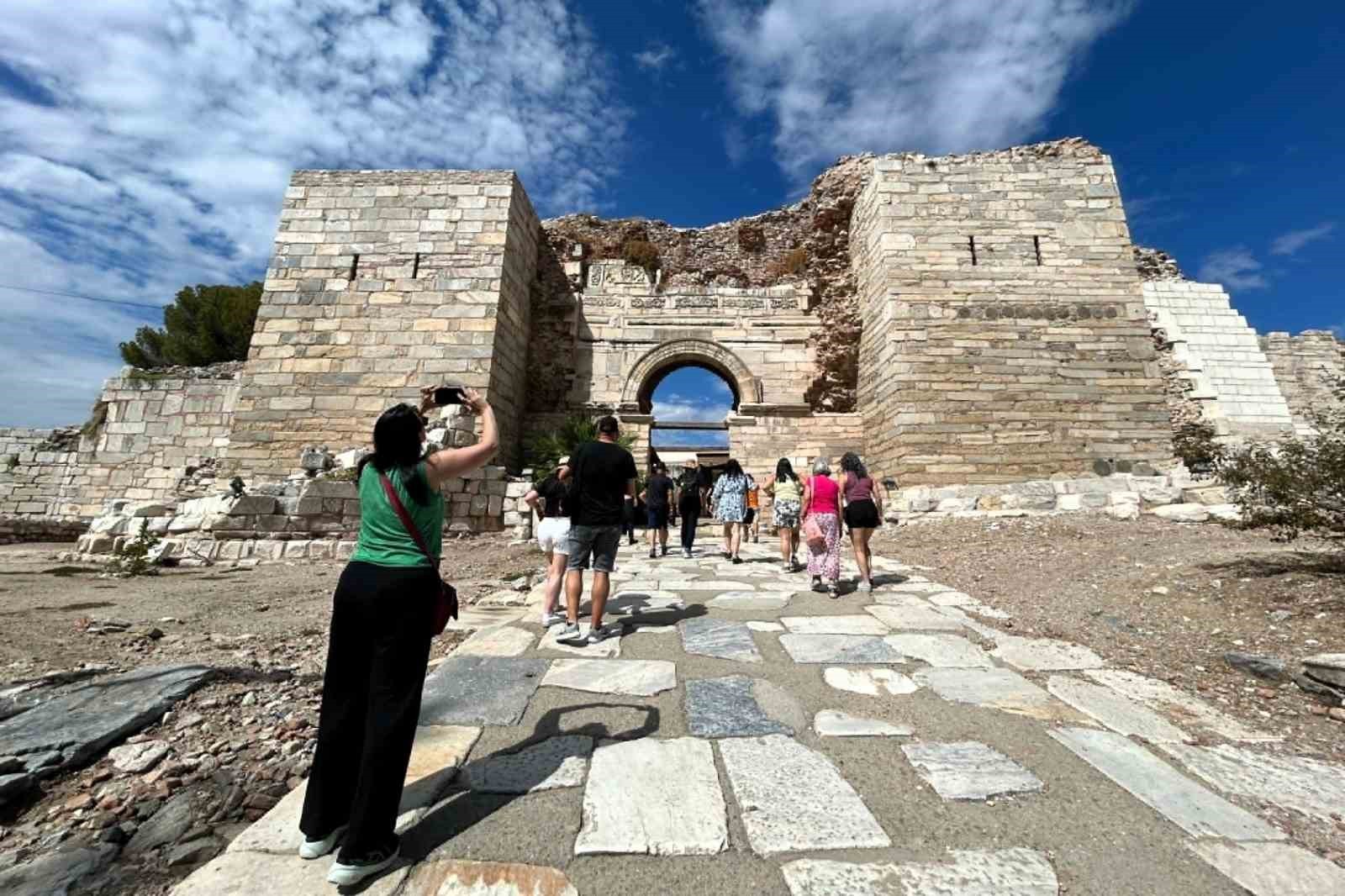 Tam bin 800 yıllık: Romalı gladyatörün lahiti bulundu