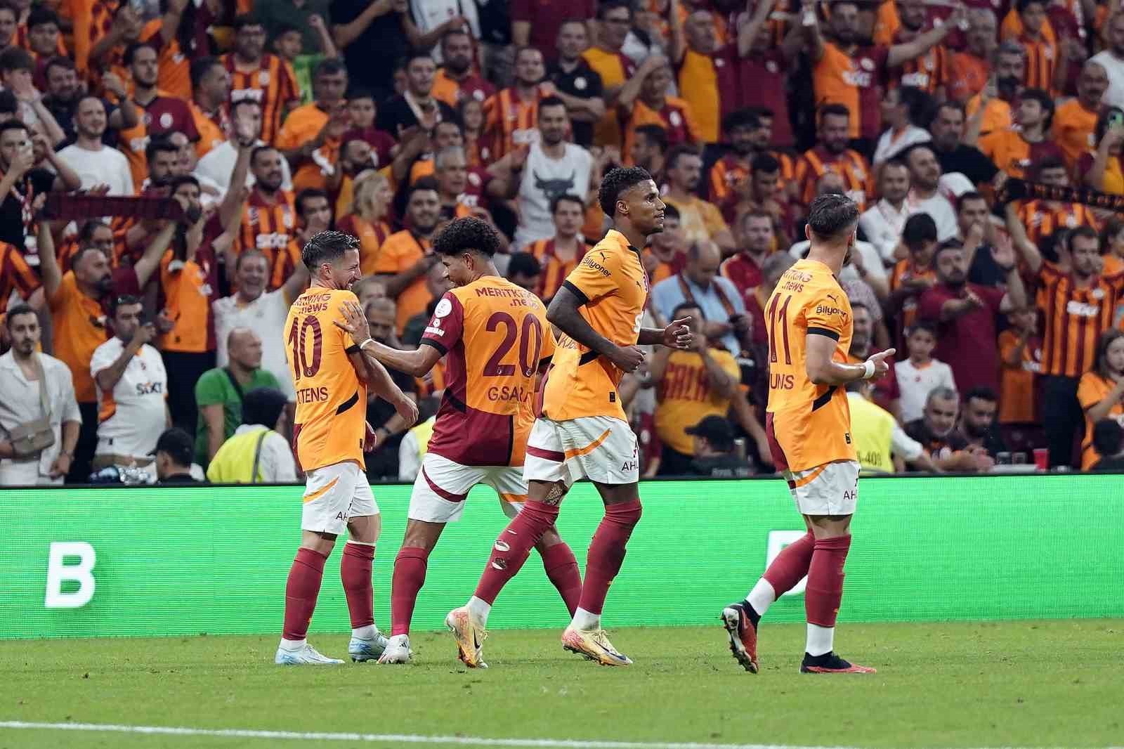 Trendyol Süper Lig: Galatasaray: 5 - Çaykur Rizespor:0 (Maçtan Kareler)