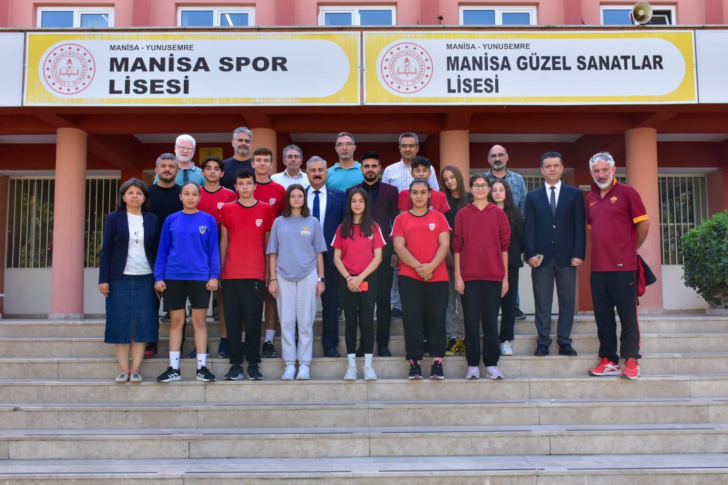 Manisa İl Emniyet Müdürü Aktaş'tan okul ziyaretleri