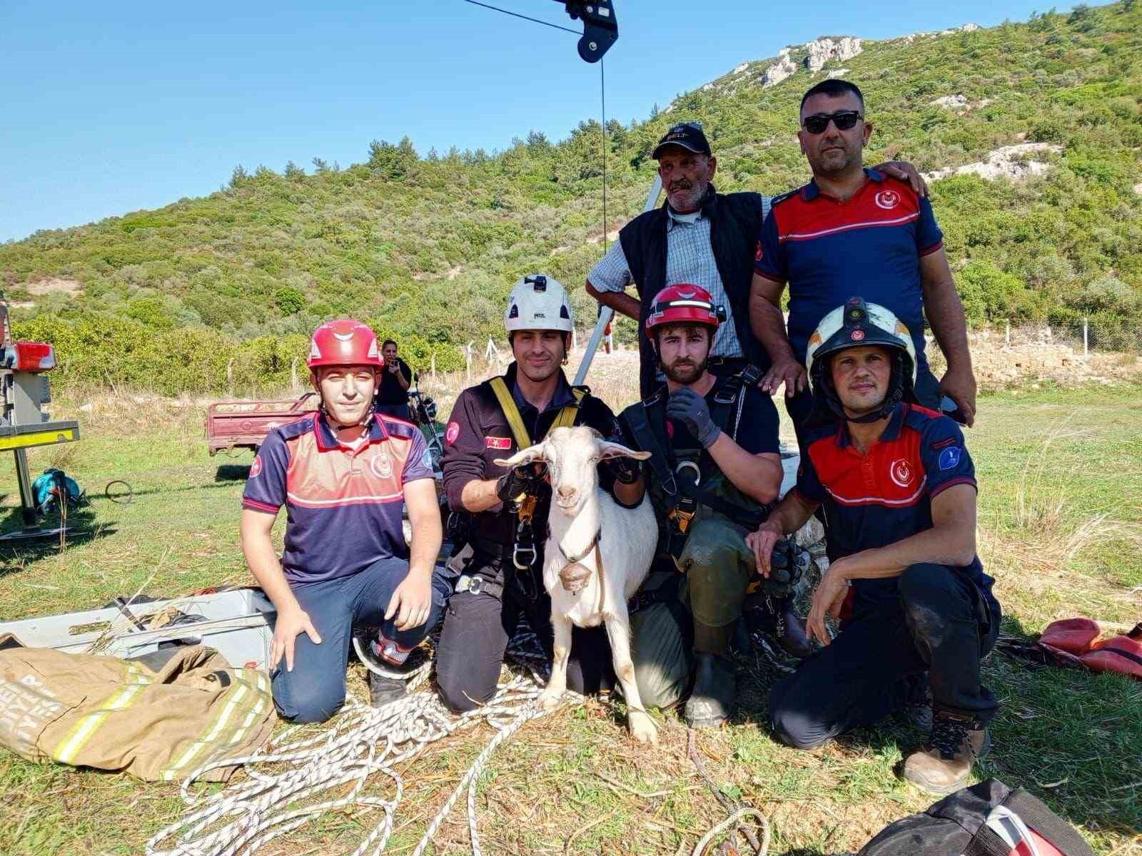 25 metrelik kuyuya düşmüştü.. İtfaiye yardımına koştu