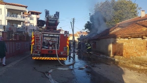 Eşya bulunan depoda yangın çıktı