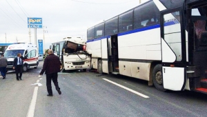 İşçi servisleri çarpıştı: 14 yaralı