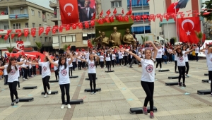 Turgutlu'da 23 Nisan coşkusu VİDEO