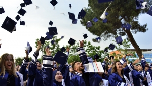 Turgutlu MYO, 24'üncü dönem mezunlarını uğurladı