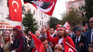 YAŞASIN ATATÜRK, YAŞASIN CUMHURİYET!