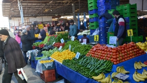 Pazarın ucuzluğu vatandaşa yaradı