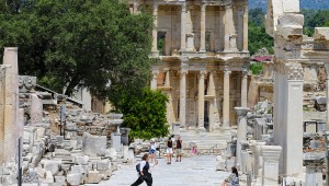 Efes Antik Kenti'ne Kovid-19 nedeniyle "650 ziyaretçi" kotası