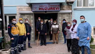 Turgutlu Huzurevi sakinleri ve çalışanları aşılandı