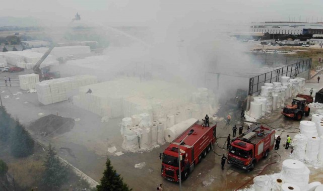 Manisa OSB'deki kağıt fabrikasında yangın!