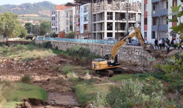 Ahmetli Çayı'na köprü için ilk kazma vuruldu