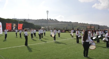 Demirci'de kutlama törenleri stadyumda yapıldı