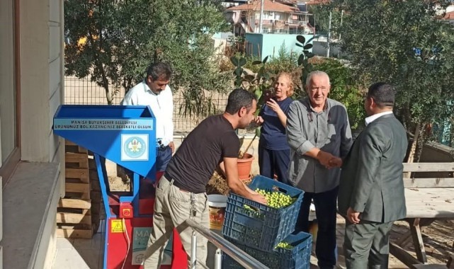 Manisa Büyükşehir Belediyesinin makine desteği üreticinin elini rahatlattı!