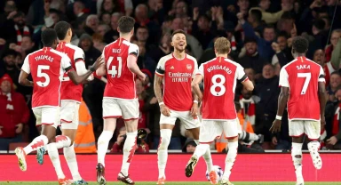 Arsenal, derbiyi 5 golle kazandı