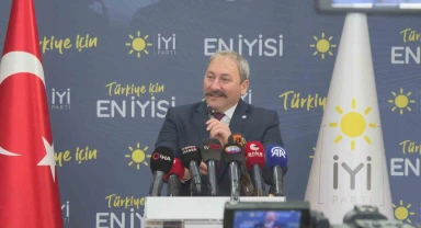 İYİ Parti Genel Başkan Yardımcısı Akalın, Genel Kurultay'da genel başkan adayı olacağını açıkladı