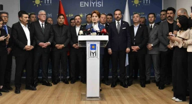 İYİ Parti Genel Başkanı Akşener: "En kısa sürede olağanüstü seçimli kongremizi toplayacağız"