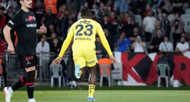 Michy Batshuayi bu sezon 22. golünü attı