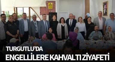 Turgutlu'da engellilere kahvaltı ziyafeti