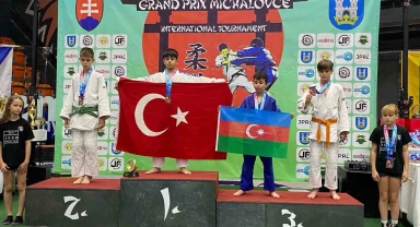 Manisa BBSK Judo takımı Slovakya'da madalyaları topladı