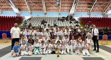 Manisa BBSK karate takımı il şampiyonu oldu