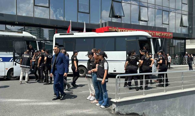 Fenomen soruşturmasında gözaltına alınan Neslihan ve İnanç Güngen'in de aralarında bulunduğu 45 şüpheli adliyede