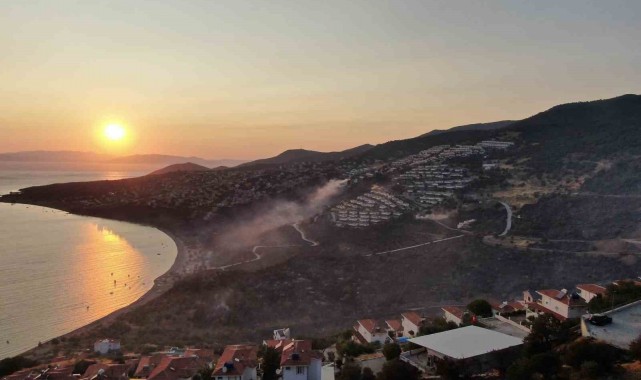 İzmir'deki orman yangını havadan görüntülendi