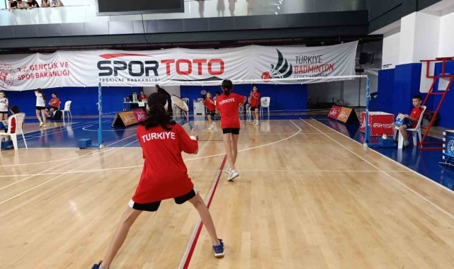 Manisalı badmintoncular Youth Open 2024'te Manisa'nın gururu oldu