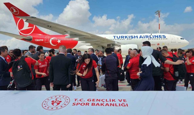 Milli sporcular, olimpiyat oyunları için Paris'e uğurlandı