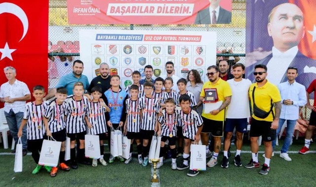 Bayraklı'daki futbol turnuvasında muhteşem final