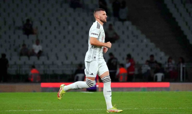 Beşiktaş'ta Ante Rebic ile yollar ayrıldı