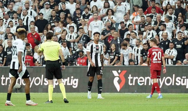 Cher Ndour, Beşiktaş formasıyla ilk maçına çıktı