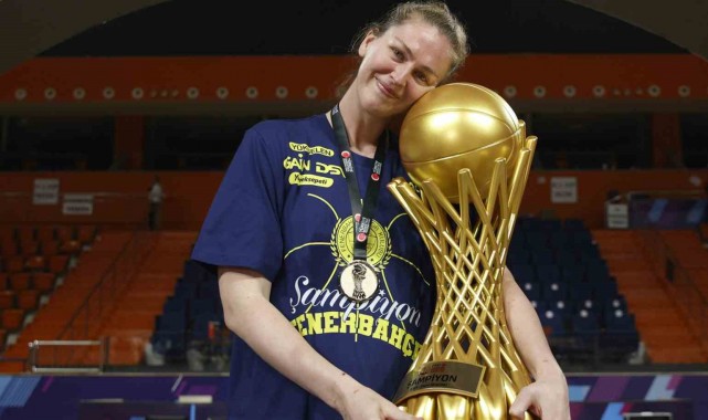 Emma Meesseman, Fenerbahçe ile sözleşme yeniledi