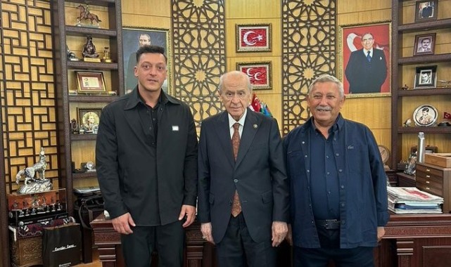 Eski Futbolcu Mesut Özil, MHP Genel Başkanı Bahçeli'yi ziyaret etti