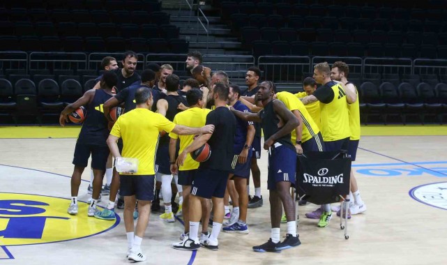 Fenerbahçe Erkek Basketbol Takımı, yeni sezonun ilk antrenmanını yaptı