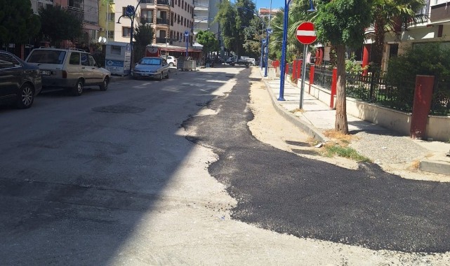 Manisa'da bozulan yollar yenileniyor