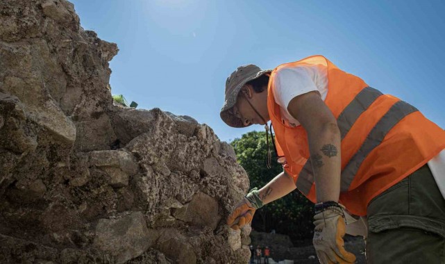 Smyrna Tiyatrosu kazıldıkça tarih fışkırıyor: İzmir'in ikinci Efes'i olacak