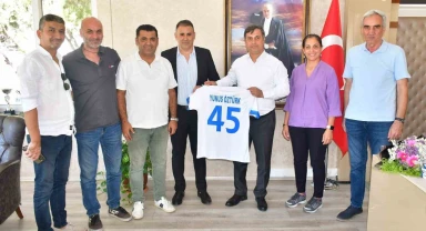 Yunusemre Belediyespor'dan İl Müdürü Yunus Öztürk'e ziyaret