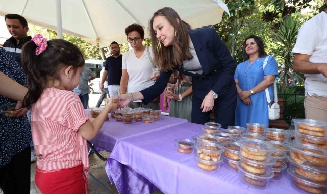 Başkan Durbay'dan vatandaşlara kandil simidi ikramı