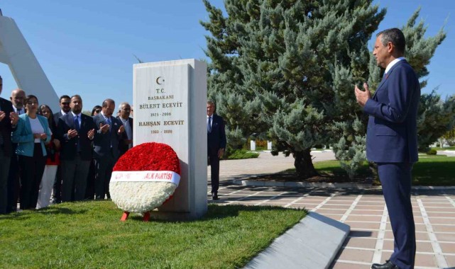 CHP Genel Başkanı Özel: "Teğmenlerin yaptığını imam hatiplilerin bir toplantısında dile getirirseniz burada doğrudan 'ben bir kutuplaşma istiyorum en uygun zemin burada' diyorsunuzdur"