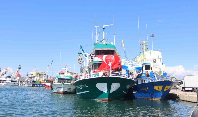 İzmir'de balıkçılar 'Vira Bismillah' dedi