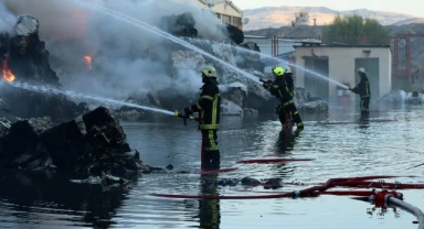 Kayseri'de büyük yangın! 100'e yakın itfaiye eri müdahale ediyor