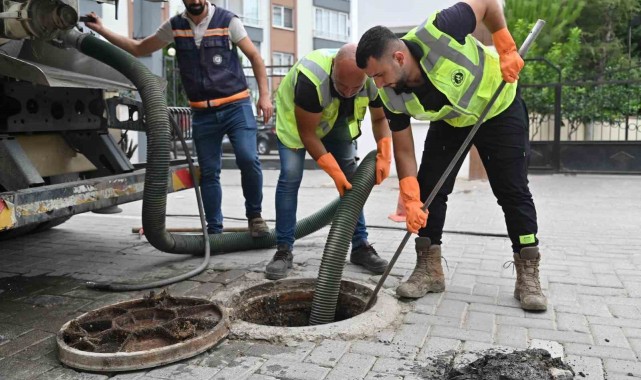 Yağmur suyu ızgaraları ve kanalizasyon hatlarında yoğun mesai