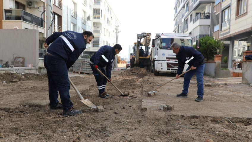 Yol yenileme çalışmaları tüm hızıyla devam ediyor